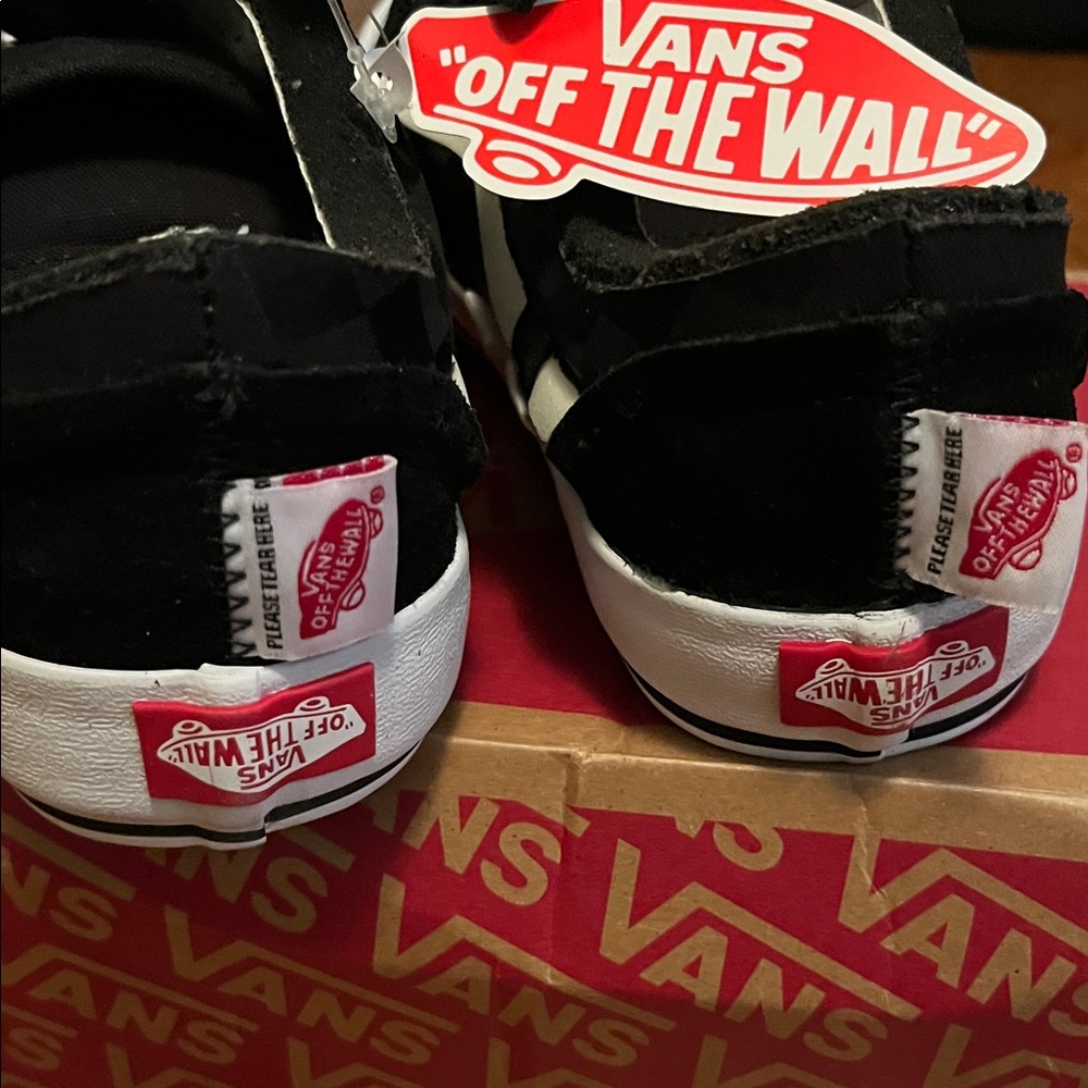 NEW Vans Black and White Low-Top Sneakers Old Skool Cap size 5.5W or 4.0mens - Picture 4 of 9